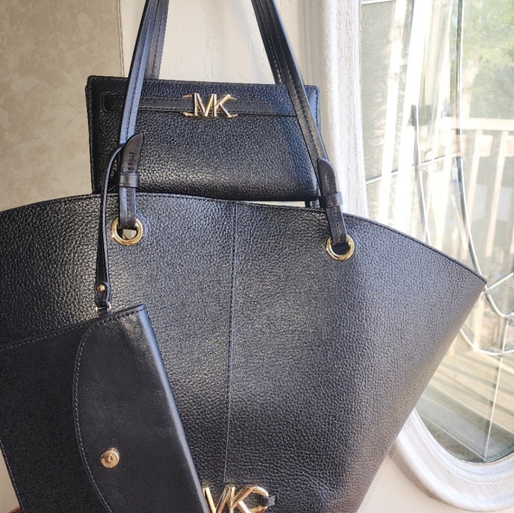 3 pc set MK Leather tote w/ matching wallet & pouch. Black Reed Collection